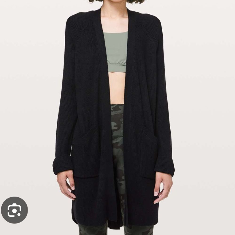 Lululemon Still At Ease Wrap
Black